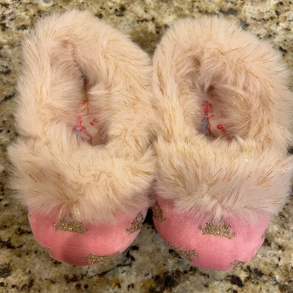 NWOT Disney Princess Pink and Fur Slippers, size 11/12 - Picture 1 of 3